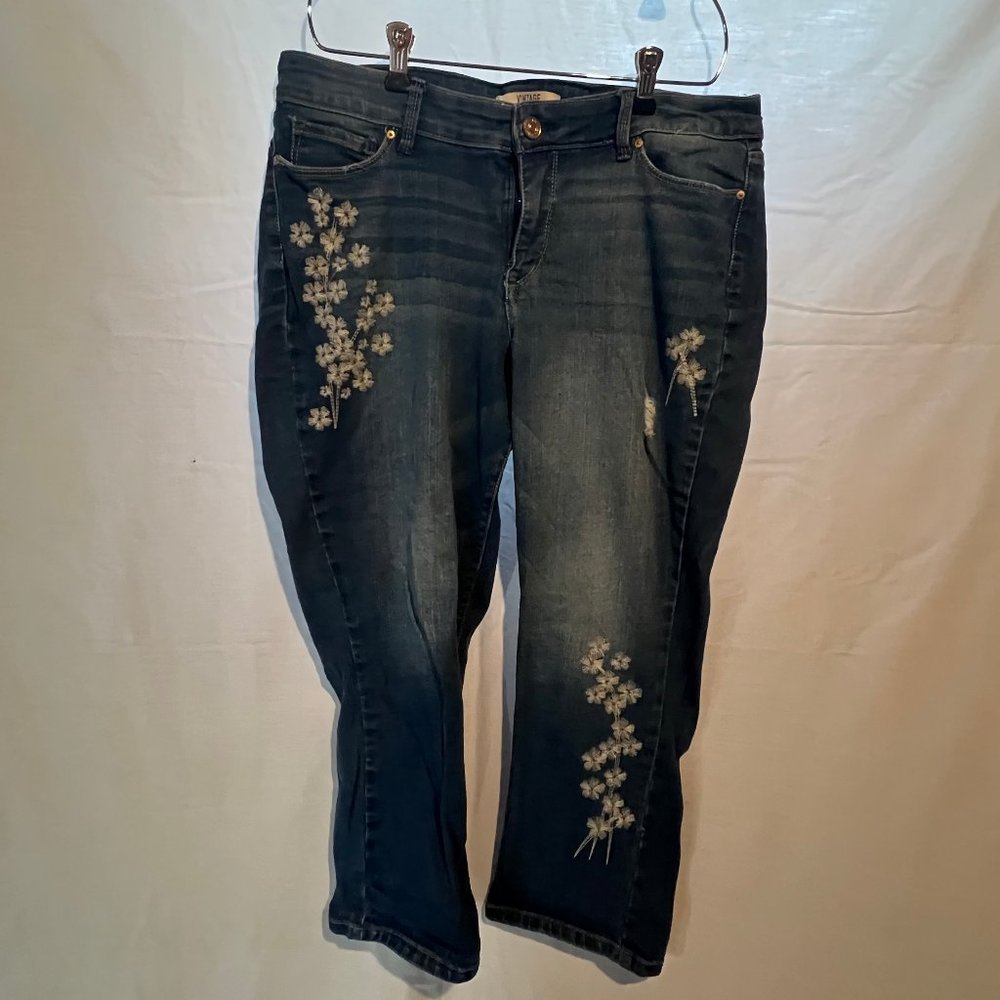 Embroidered Mid-Rise Cropped Jeans